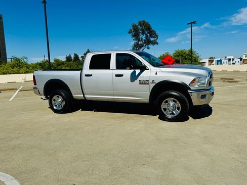 Used 2018 RAM 2500 Tradesman w/ Chrome Appearance Group AWD/4WD image 4