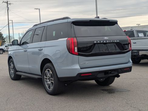 New 2026 Ford Expedition Active image 6