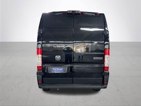 New 2026 RAM ProMaster 2500 w/ Premium Convenience Group FWD image 7