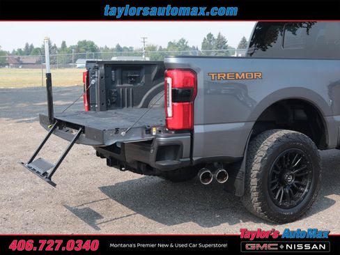 Used 2023 Ford F350 Platinum w/ Tremor Off-Road Package AWD/4WD image 50