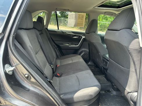 Used 2021 Toyota RAV4 XLE w/ Convenience Package AWD/4WD image 21