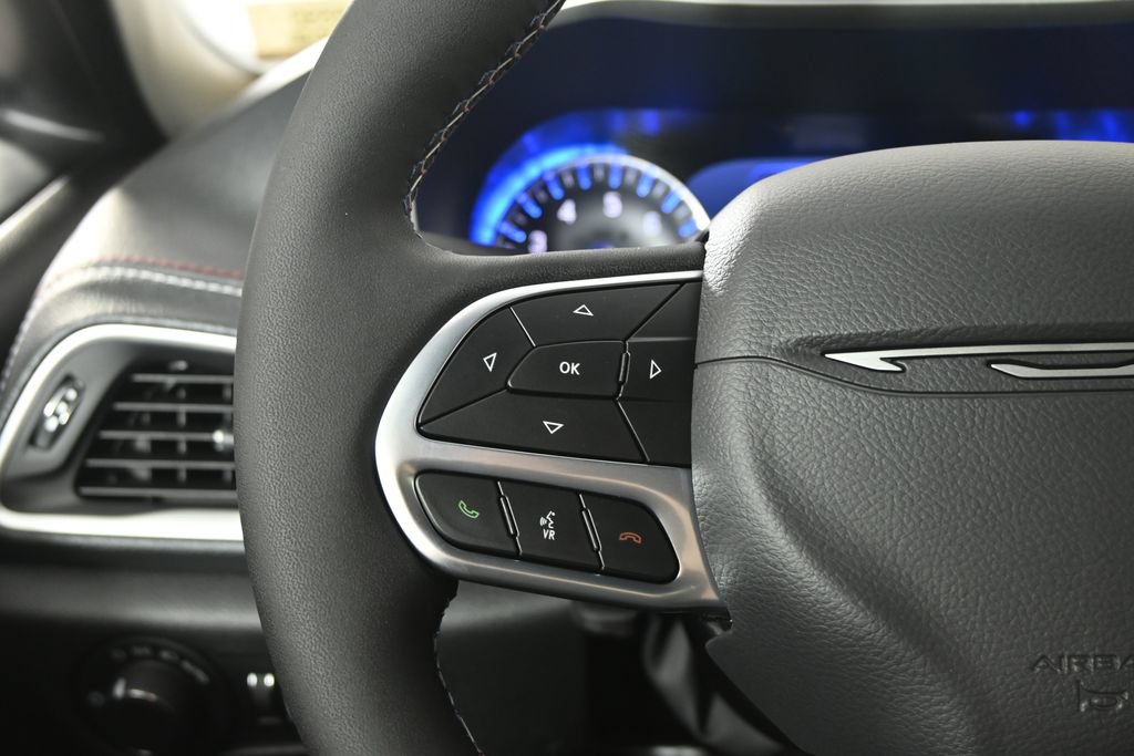 New 2027 Chrysler Pacifica Select AWD/4WD image 38
