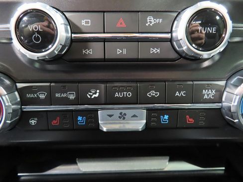 Used 2025 Ford F350 Platinum image 73