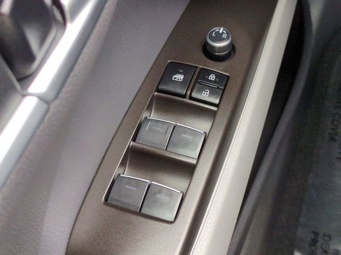 Used 2023 Toyota Camry XSE image 25