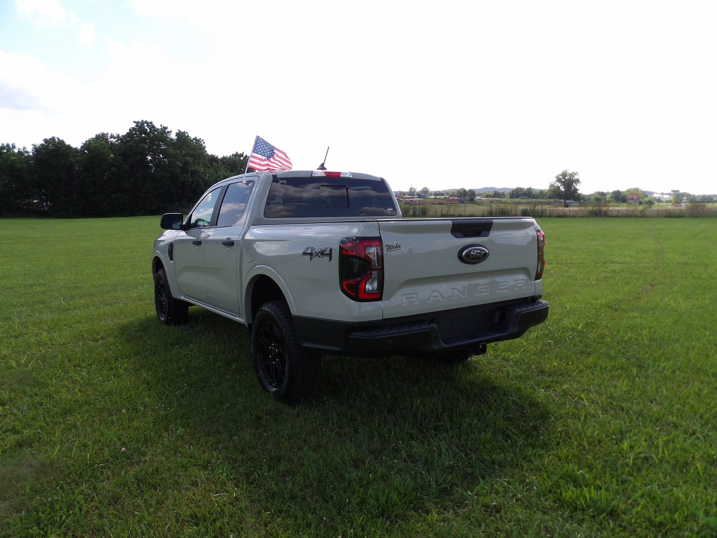 New 2026 Ford Ranger XLT w/ Black Appearance Package AWD/4WD image 9