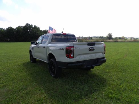 New 2026 Ford Ranger XLT w/ Black Appearance Package AWD/4WD image 9