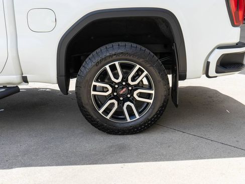 Used 2023 GMC Sierra 1500 AT4 w/ AT4 Premium Package AWD/4WD image 33
