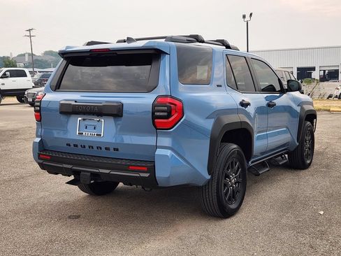Used 2026 Toyota 4Runner SR5 RWD image 4