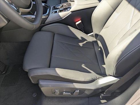 Used 2025 BMW X3 xDrive30i w/ Convenience Package image 4