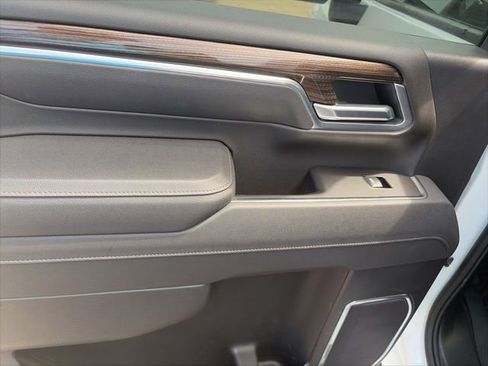 Used 2025 Chevrolet Silverado 2500 LT w/ Convenience Package AWD/4WD image 12