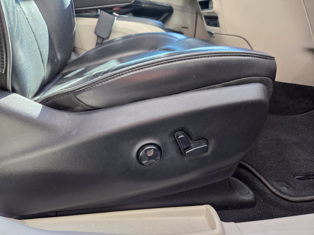 Used 2017 Chrysler Pacifica Limited FWD image 35
