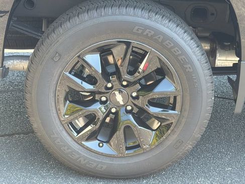 Used 2026 Chevrolet Silverado 1500 Custom w/ LPO, Dark Essentials Package RWD image 19