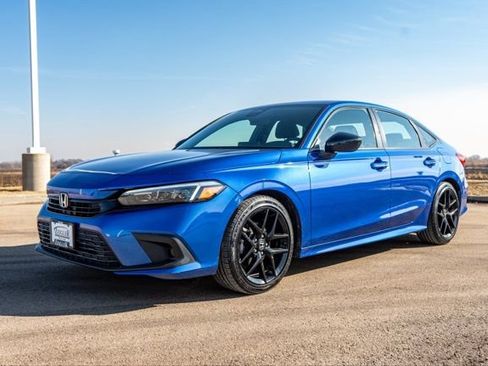 Used 2024 Honda Civic Sport image 3
