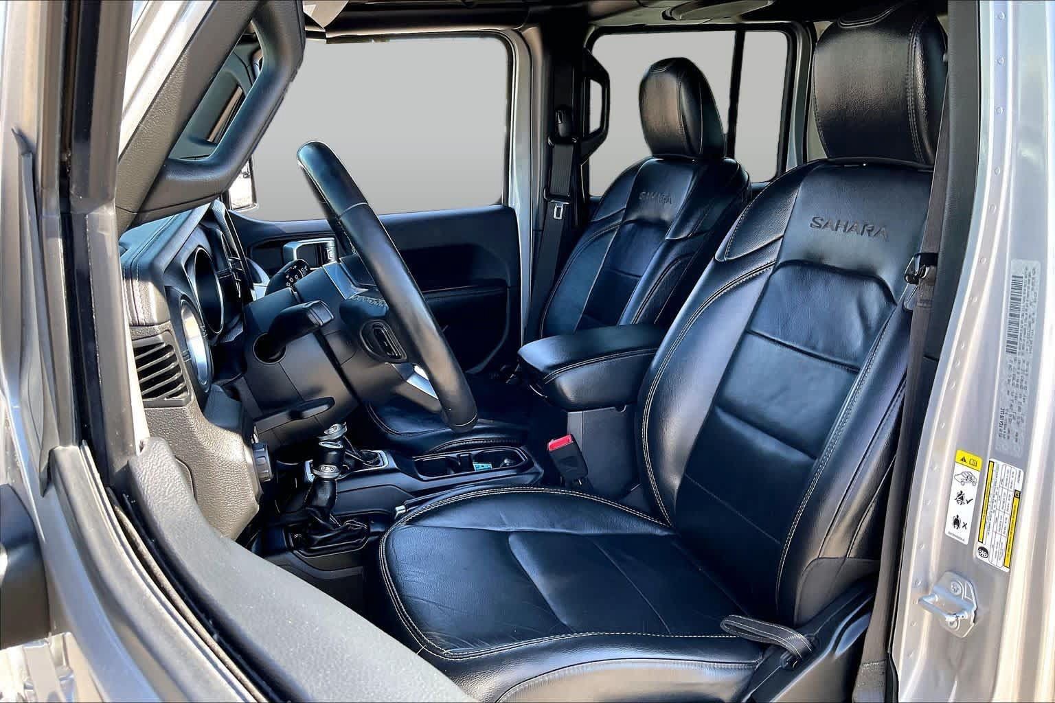 Used 2018 Jeep Wrangler Unlimited Sahara AWD/4WD image 8