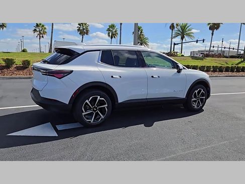 New 2026 Chevrolet Equinox EV LT image 21