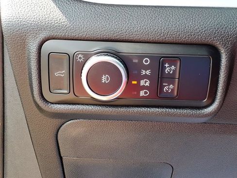 Certified 2023 Ford Explorer XLT w/ Equipment Group 202A AWD/4WD image 15