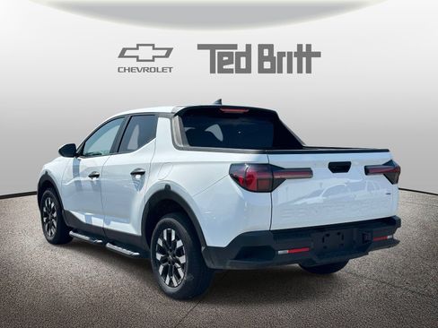 Used 2025 Hyundai Santa Cruz SE AWD/4WD image 6