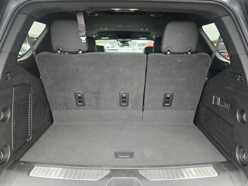 Certified 2025 GMC Yukon Denali image 9