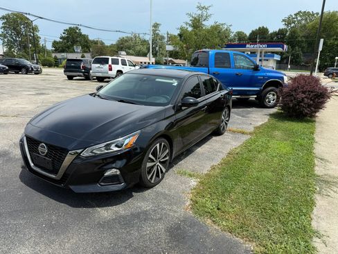 Used 2022 Nissan Altima 2.0 SR FWD image 1