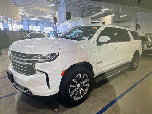 Used 2021 Chevrolet Suburban LT w/ LT Signature Package RWD image 1