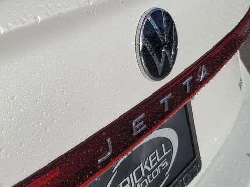 Used 2025 Volkswagen Jetta SE image 6