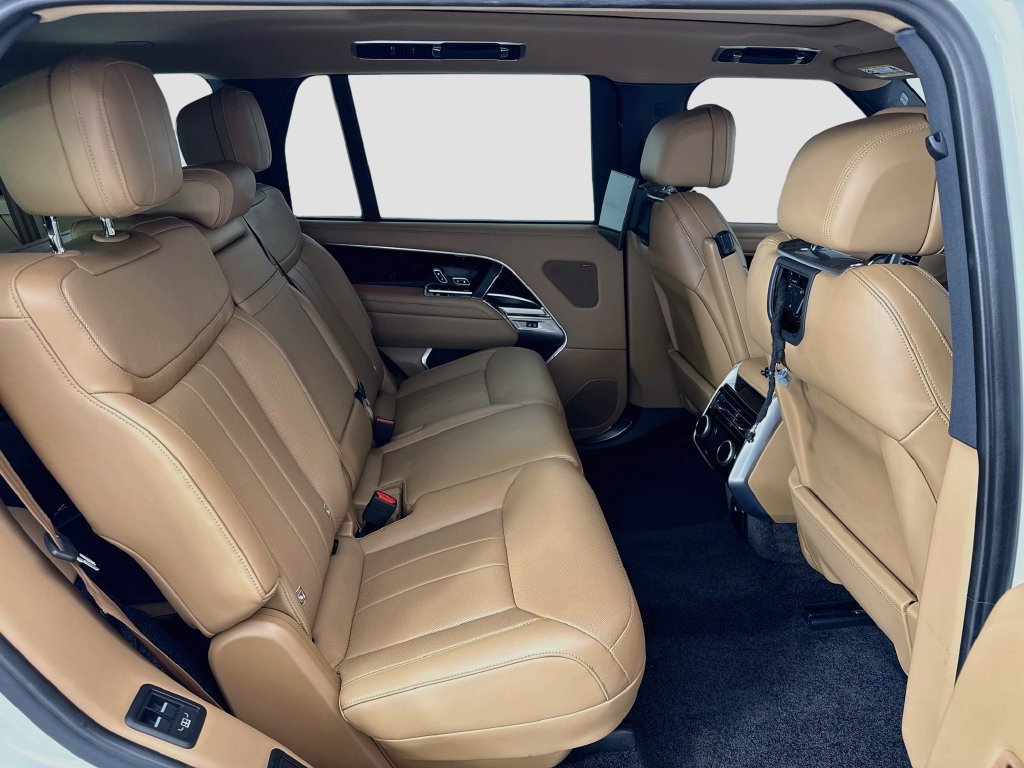 Certified 2025 Land Rover Range Rover Long Wheelbase SE AWD/4WD image 21