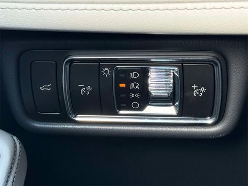 Used 2025 Lincoln Aviator Reserve image 32