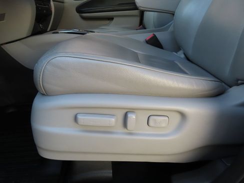 Used 2019 Honda Pilot Touring image 9