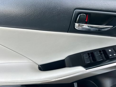 Used 2014 Lexus IS 350 w/ Navigation Package RWD image 10