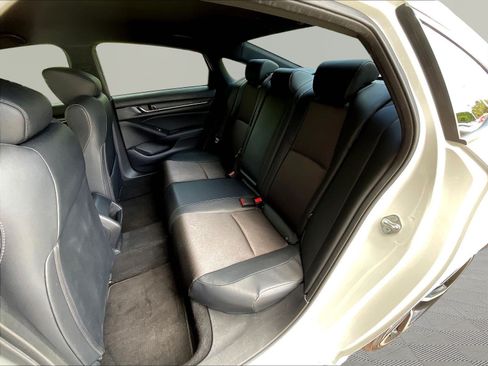 Used 2018 Honda Accord Sport image 21