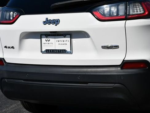 Used 2020 Jeep Cherokee Latitude Plus w/ Cold Weather Group AWD/4WD image 27