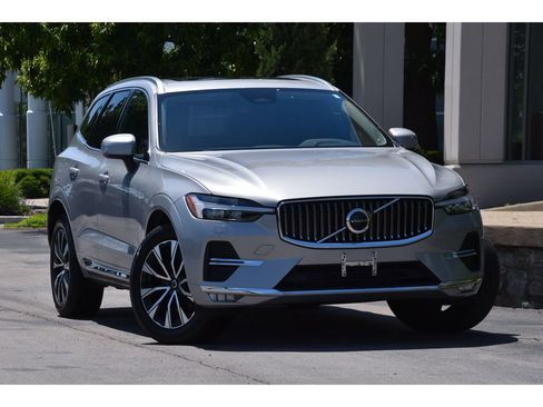Used 2023 Volvo XC60 B5 Plus w/ Climate Package AWD/4WD image 1