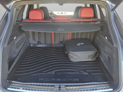 Used 2019 Porsche Cayenne E-Hybrid image 16