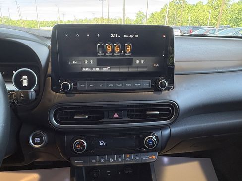 Used 2022 Hyundai Kona Limited FWD image 16