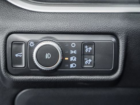 Certified 2022 Ford Explorer XLT w/ Equipment Group 202A image 47