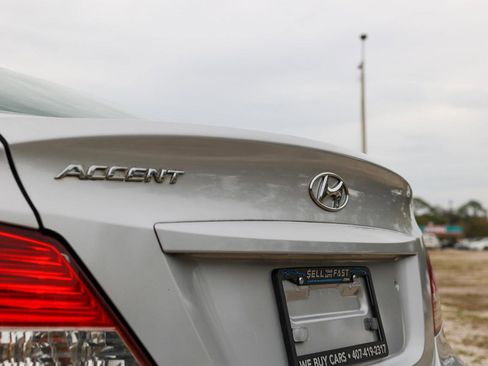 Used 2013 Hyundai Accent GLS image 23