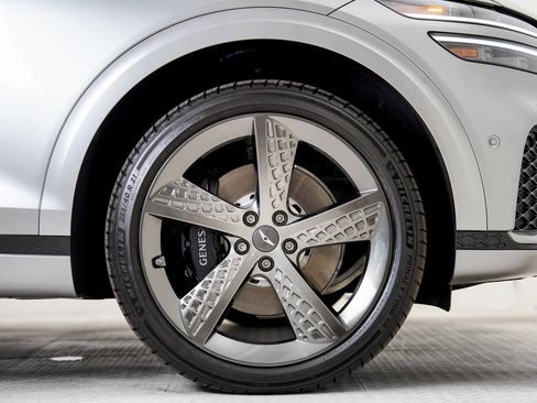 Used 2025 Genesis GV70 3.5T Sport w/ Sport Advanced Package image 27