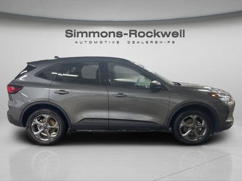 Used 2025 Ford Escape ST-Line AWD/4WD image 6