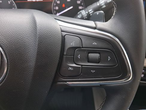 Used 2023 Buick Envision Avenir image 23