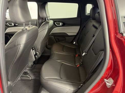 Used 2025 Jeep Compass Limited AWD/4WD image 7