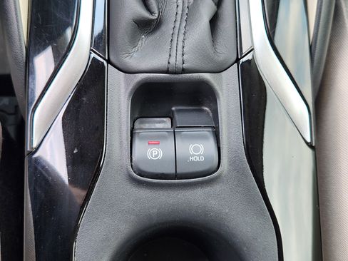 Used 2020 Toyota Corolla LE FWD image 21
