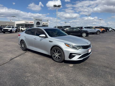 Used 2020 Kia Optima LX FWD image 3