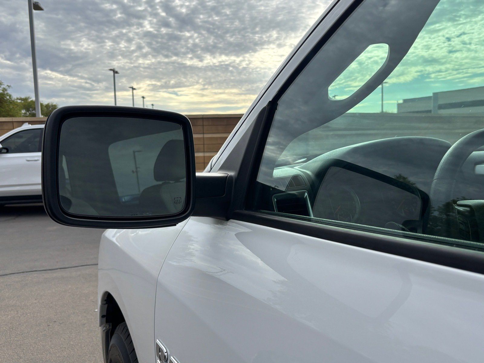 Used 2022 RAM 1500 Classic SLT RWD image 7