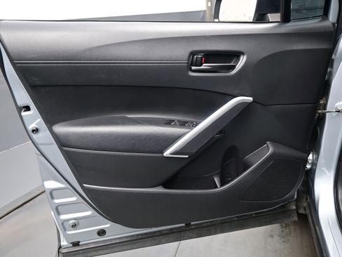 Used 2024 Toyota Corolla Cross LE image 9