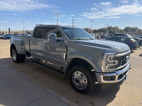 Used 2025 Ford F450 King Ranch w/ Chrome Package image 2
