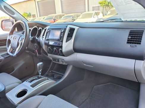 Used 2015 Toyota Tacoma PreRunner w/ TRD Off-Road Package image 27