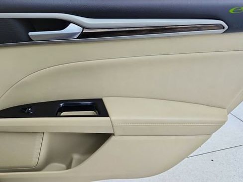 Used 2013 Ford Fusion SE FWD image 28