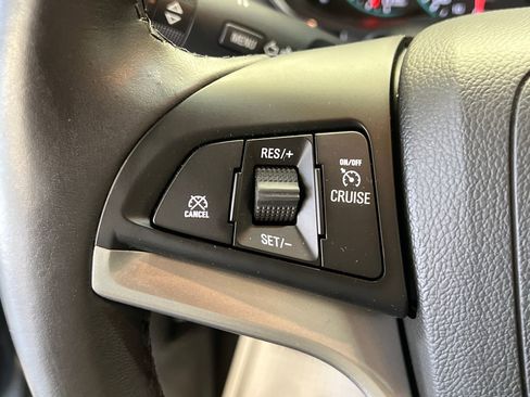 Used 2019 Chevrolet Trax LT w/ LT Convenience Package AWD/4WD image 23