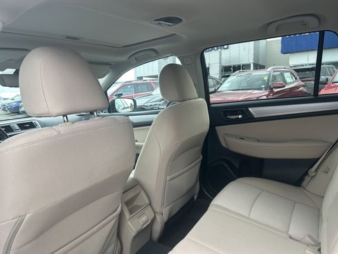 Used 2018 Subaru Outback 2.5i Premium AWD/4WD image 33