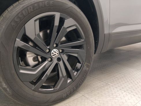 Used 2023 Volkswagen Atlas SE w/ Black Wheel Package FWD image 31